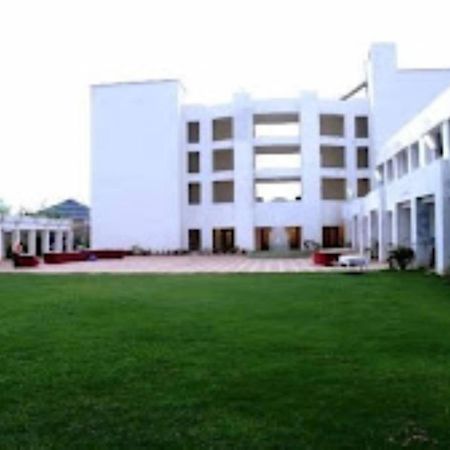 Blue Lily Beach Resort Пури Экстерьер фото
